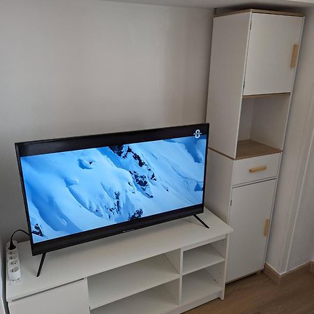 Central Spacious Flat With Private Parking شامونكس المظهر الخارجي الصورة